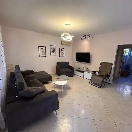 Villa Relax Pine Golem (Tirana)